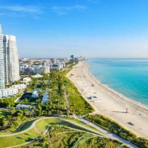 Orthopedic Surgery USCE An image highlighting the Orthopedic Surgery U.S. Clinical Experience (USCE) opportunities, showcasing a team of medical professionals engaged in an orthopedic surgery procedure.