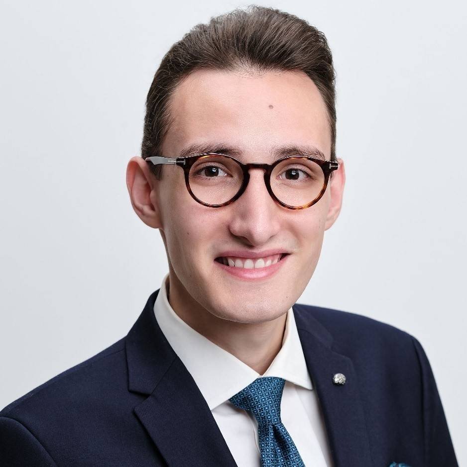 Marinos Sotiropoulos, MD An image showcasing Marinos Sotiropoulos, MD, a PGY 3 Neurology Resident at Harvard, highlighting his professional journey and achievements.