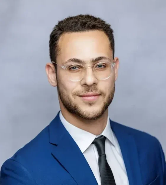 Danny Hadidi, MD An image showcasing Danny Hadidi, MD, an Internal Medicine Resident at St. Luke's Hospital in Chesterfield, MO, highlighting his professional journey and achievements.